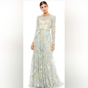 Mac Duggal 12460 Embellished Lace Evening Gown NWT size 8 Platinum